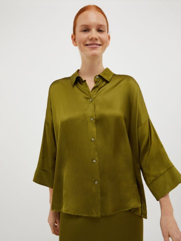 Loose-fitting satin shirt 4 Loose-fitting satin shirt - Slika 1