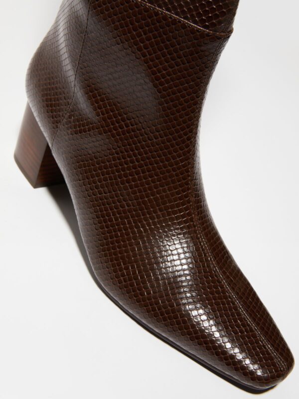 Slim-fit block-heel boots - Slika 4